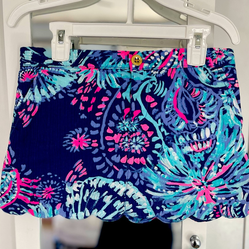 Lilly Pulitzer Girls size 10 Skirt with shorts beneath.